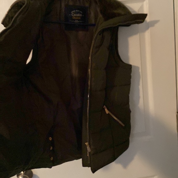 Dark green puffer vest - Picture 2 of 3